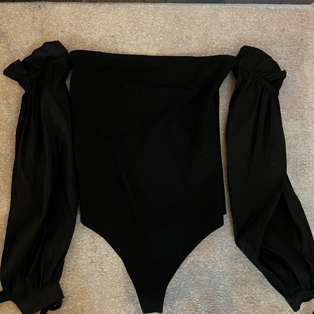 MAJORELLE Black Garment